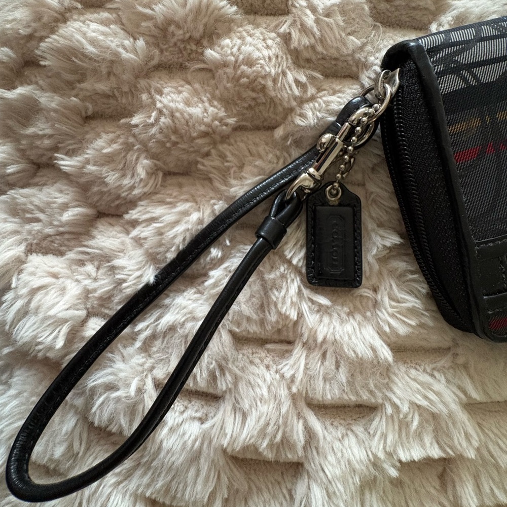 Coach Poppy Signature C Black Multi Tartan Accordion Zip Around Large Wristlet - Picture 10 of 11